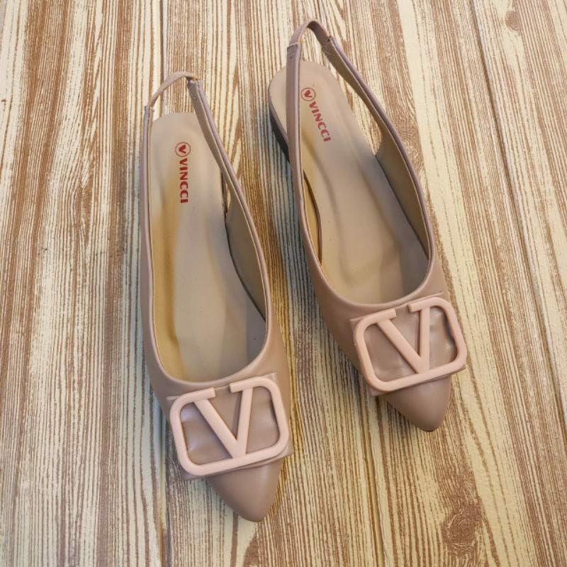 รองเท้ากรรมการพิเศษยางด้านหลัง Suri FG02