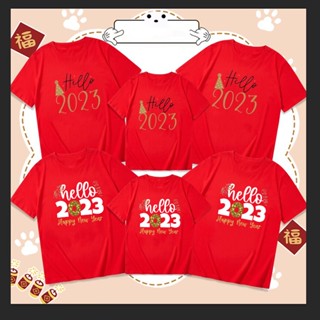 ชุดรอมเปอร์ เสื้อยืด ลาย Hello 2023 สีแดง เหมาะกับปาร์ตี้ปีใหม่ สําหรับแม่ และลูกสาว