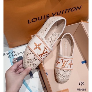 คัทชูลูกไม้โครเชต์ถักแต่งสายแคนวาสคาดปัก สีทองสวยมาก งานดีมาก ปั้มแบรนด์ ขอบปอแน่น หนา 1.5 ซม. ส้นกันลื่น  MM069