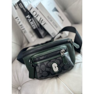 🥳รุ่นใหม่คร้ากระเป๋าคาดอก สีเขียว /เทา ลาย C😎NEW COACH Westway Belt Bag In Colorblock Signature Canvas With Coach Patch