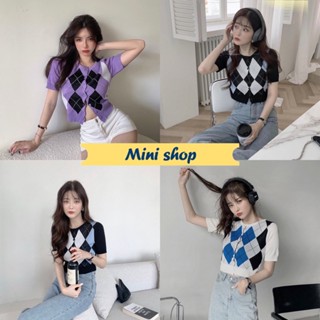 Mini Shop🌸”พร้อมส่ง”(10019)เสื้อไหมพรมแขนสั้นลายน่ารัก กระดุมลายไม่ซ้ำใคร