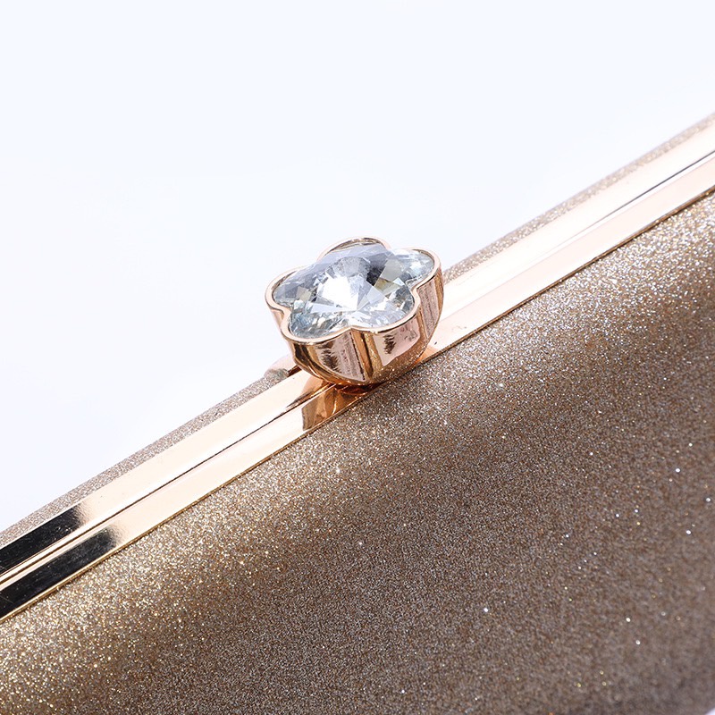 กระเป๋าราตรีถือได้สะพายได้พร้อมสายโซ๋ เป็นกลิตเตอร์ฟรุ้งฟริ้ง - รูปที่ 3