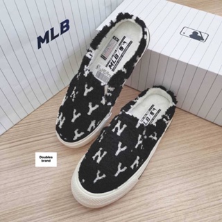 📍สอบถามก่อนนะคะ📍MLB Mule Fleece Monogram NY รองเท้าแบบสวม สีดำ พร้อมส่ง