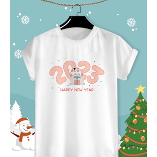 เสื้อยืดลายปีใหม่ Happy New Year &amp; Merry Christmas 2023 ลายน่ารักๆ ผ้า TK ใส่สบาย สีสันสดใส ไม่ยืดไม่ย้วย