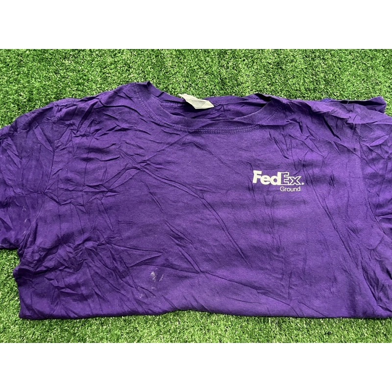 เสื้อยืด FedEx เปื้อน 1 จุด