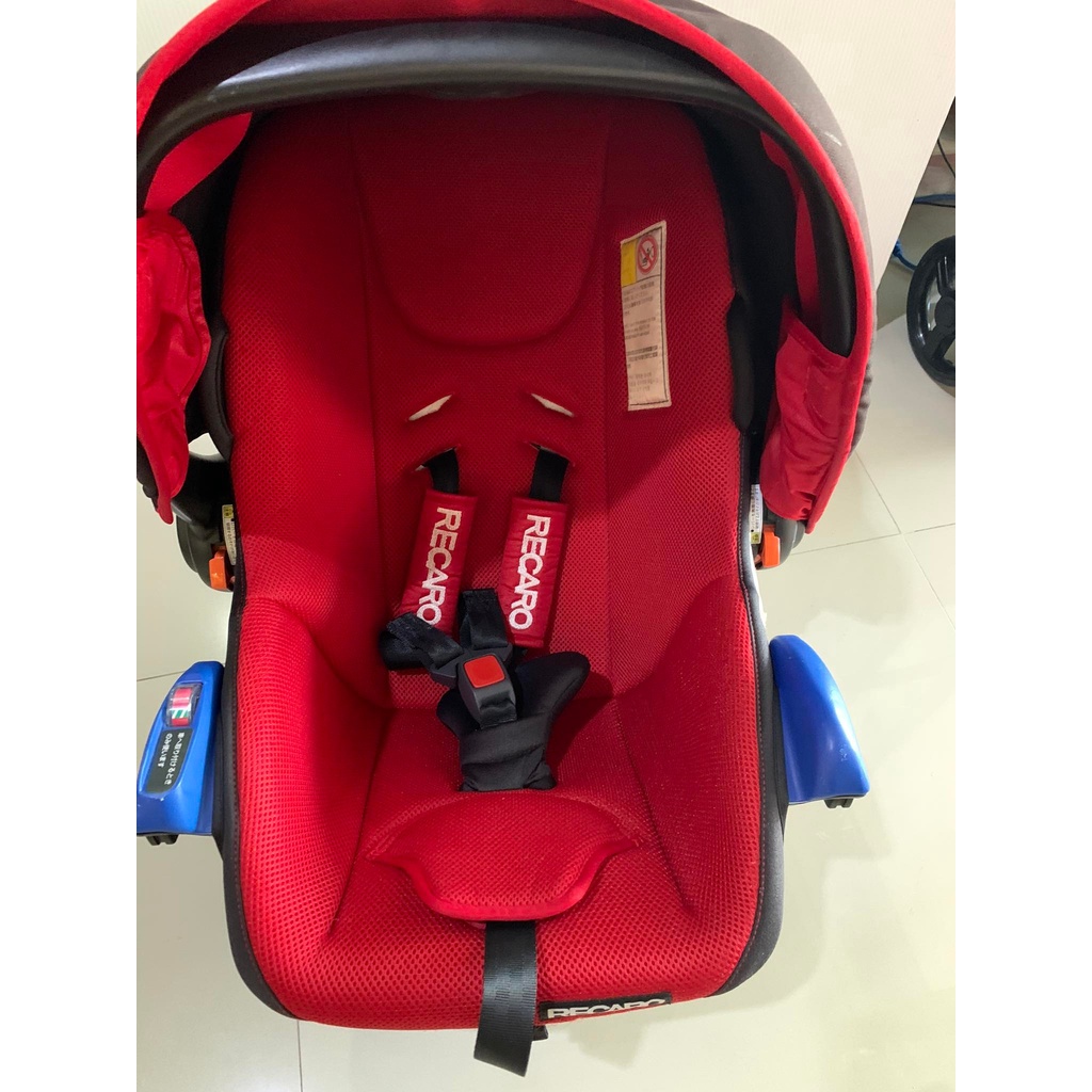 พร้อมส่ง ‼️กระเช้าคาร์ซีท Recaro i-walk CS สีแดง สภาพดีค่ะเบาะสีแดงสด สำหรับเด็ก 0-2ปี หรือน้ำหนัก 0