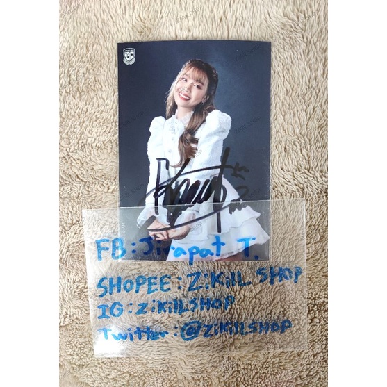 BNK48 รูปพร้อมลายเซ็นจริงของแก้ว จากงานคอนเสิร์ตรุ่น 1