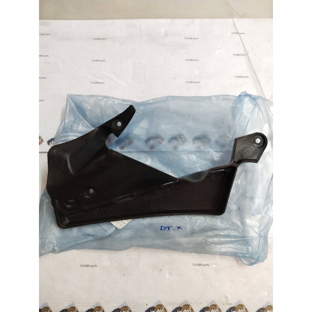 ฝาครอบช่องลมข้างขวา SPARK135 อะไหล่แท้ YAMAHA 5YP-F137V-00 ราคา ถูกที่สุด ดีลบีเคเค แกลเลอรีภาพที่ 2