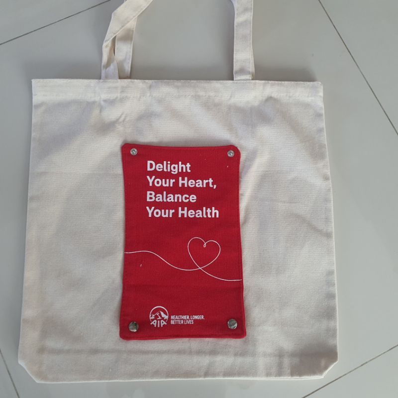 AIA Tote Bag กระเป๋าผ้าเอไอเอ ใหม่ล่าสุด!! ของขวัญปีใหม่ (สีแดง)