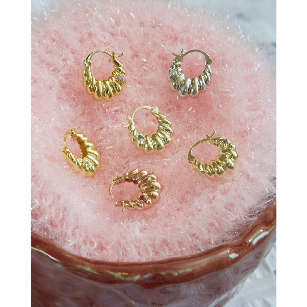 Julys - jerry berry croissant huggie earrings