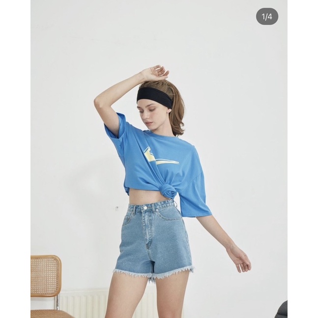 กางเกงยีนส์ขาสั้น brand sis story จากร้าน ig: sis_story