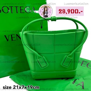 👜: New!! Bottega Arco Mini Rubber Tote‼️ก่อนกดสั่งรบกวนทักมาเช็คสต๊อคก่อนนะคะ‼️