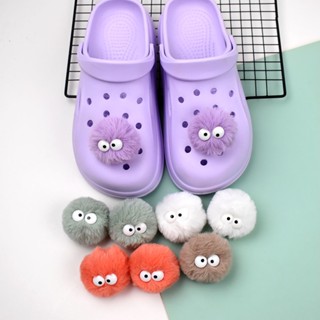 ลูกบอลขนเฟอร์น่ารัก Croc Pins Plush Pompom Jibitz Charms Rainbow Hairball รองเท้าตกแต่งหัวเข็มขัด Crocks Jibbits สําหรับเด็กรองเท้าอุปกรณ์เสริม