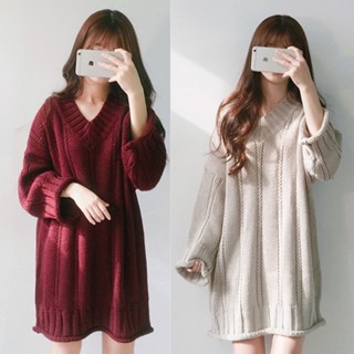 900Shop📌มินิเดรสกันหนาว สีพื้น 3 สี ผ้าไหมพรมแต่งฉลุลาย คอวีแขนยาว