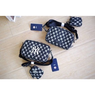 MLB MONOGRAM Mini Crossbag NEW YORK YANKEES รุ่นนี้หายาก