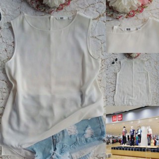 เสื้อแขนกุด UNIQLO size L สีขาว