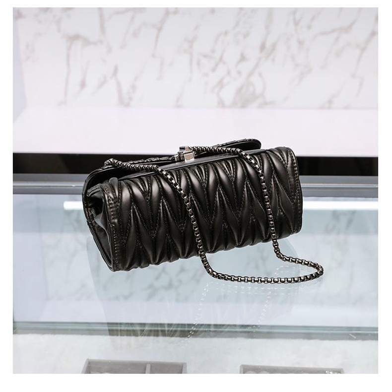 Premium  Luxury Bags กระเป๋าสะพายข้าง วัสดุหนังPU งามพรีเมี่ยม  สายสะพายโซ่สีทอง-6635