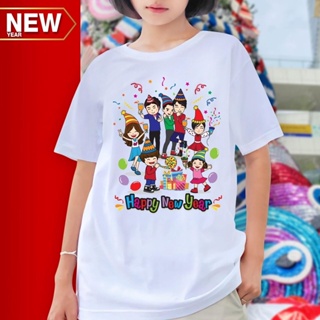 เสื้อปีใหม่ (ลาย HAPPY NEW YEAR 7 คน) ผ้าไมโคร ใส่สบาย พร้อมส่งS-5XL