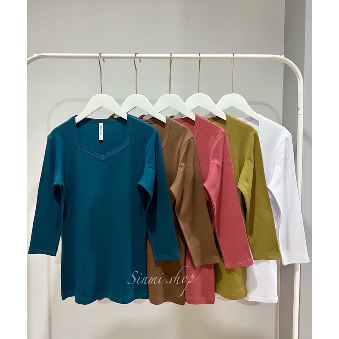 เสื้อยืด แขนศอก คอบัว