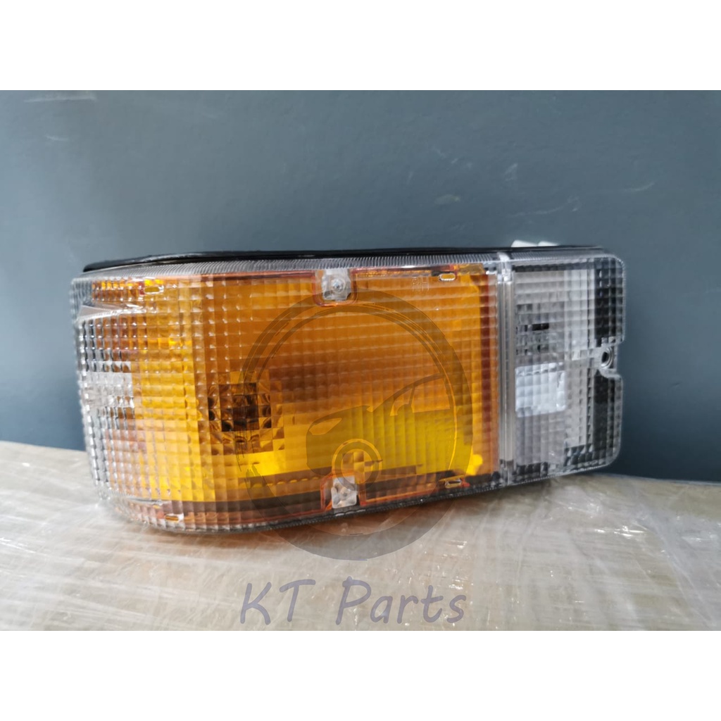 DAIHATSU DELTA DV57 / DV58 / DV116 / DV99 FRONT PARKING SIGNAL LIGHT LAMP / PARKING ANGLE LAMPU 100 