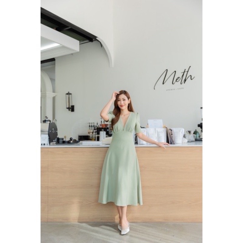 SAGE GREEN - KELLY DRESS - Brown.Bkk *มือสอง* *ใส่ไปครั้งเดียวค่ะ*