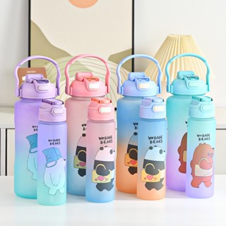 【ฟรีของขวัญ】ขวดน้ํา Pet BPA ลายหมีแพนด้าน่ารัก ขนาดพกพา ความจุเยอะ 1 ลิตร 2 ลิตร 800 มล. 2000 มล. พร้อมหลอด 2 ชิ้น ต่อชุด