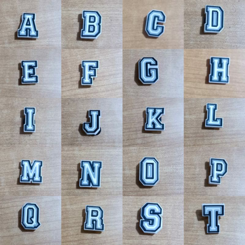 CHARMS JIBBITZ สีดําและสีขาว ALPHABET LETTERS