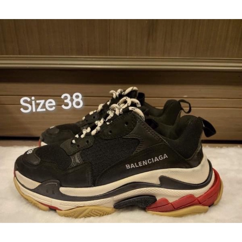 balenciaga triple  s