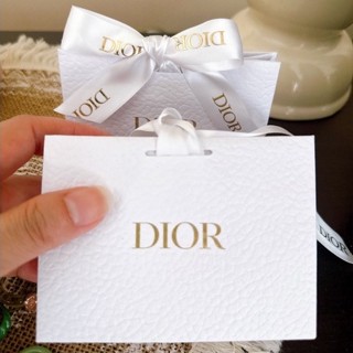 Dior กล่องใส่ของขวัญพร้อมริ้บบิ้น（ข้อความสีทอง）