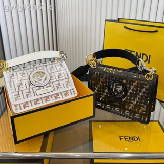 ☼▩㍿【ภาพจริง】FENDI Ms. Transparent Handheld Fashion Essential for Go Out on The Street กระเป๋าสะพายไหล่/กระเป๋าสะพายข้าง