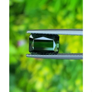 พลอย ทัวร์มาลีน (Green Tourmaline) 2.67 กะรัต (Cts.) พลอยแท้ อัญมณีมงคลประจําวันเกิด เครื่องประดับพลอย