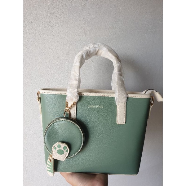 กระเป๋าสะพายผู้หญิงของ Taywin สีเขียว