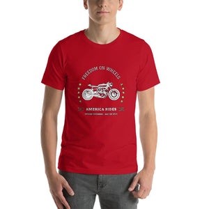 Freedom On Wheels America Rides Cool Motorcycle Shirt Short-Sleeve Unisex T-Shirt เสื้อสีขาว เสื้อยืดสีขาวผู้หญิง เสื้อ