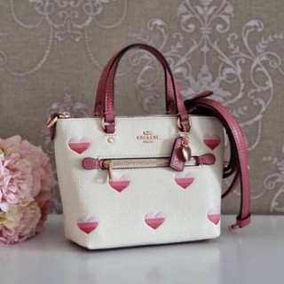 (ผ่อน0%) กระเป๋าสะพายข้าง Coach Mini Gallery Crossbody With Stripe Heart Print CA793 สีขาว ลายหัวใจ 8 นิ้ว