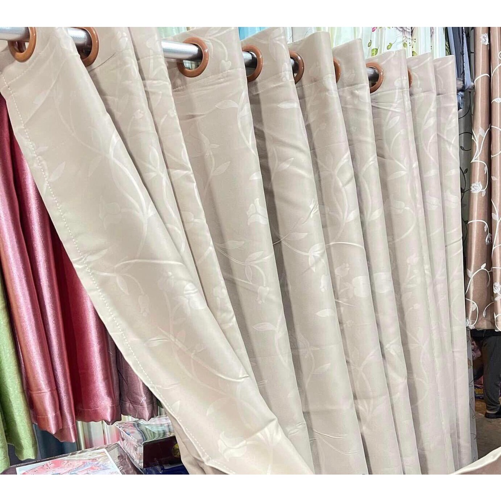 แนะนำ ผ้าม่าน ผ้าม่าน ลายดอกทิวลิป กันแสง80-98%มีหลายสี เป็นงานสำเร็จรูปเจาะตาไก่เรียบร้อยพร้อมใช้งาน ราคาพิเศษ มีเก็บเงินปลายทาง