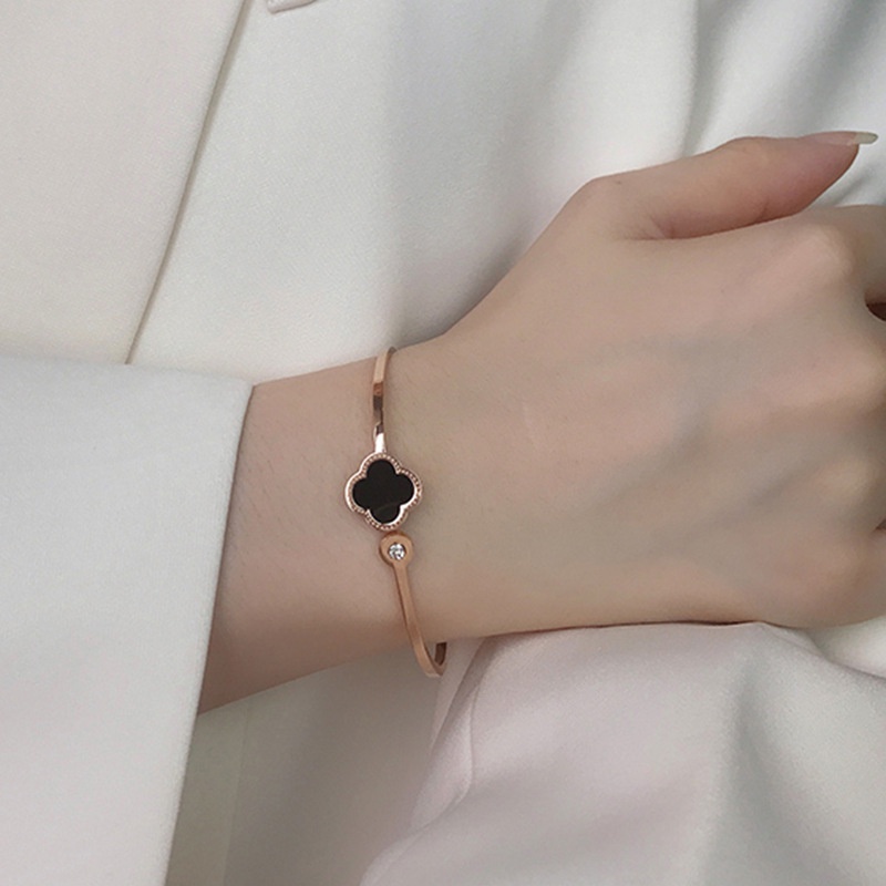 สร้อยข้อมือ กําไลข้อมือ ประดับเพทาย ใบโคลเวอร์สี่แฉก แฟชั่นคลาสสิก