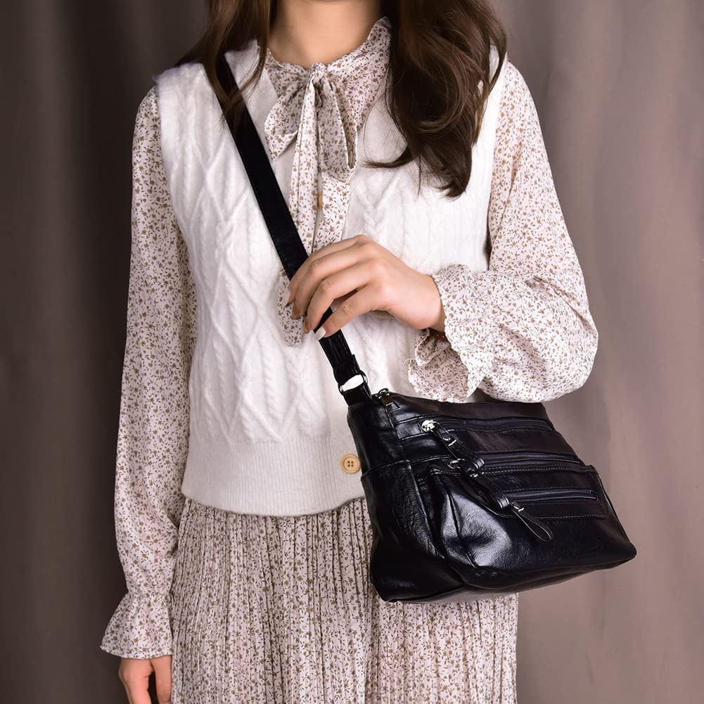 [clearance sale] กระเป๋าหนังสะพายข้าง กระเป๋าหนังpu กระเป๋าหลายชั้น ใส่ ร่ม ขวดน้ำ สายสะพายปรับความยาวได้