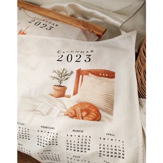 พร้อมส่ง📦 ปฏิทินผ้า2023  Farbirc calendar / ปฏิทินแขวนผนัง ปฏิทินผ้าพร้อมกรอบไม้ ลาย Lazy Sunday