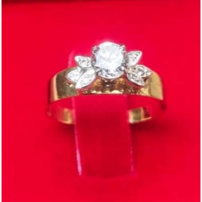 แหวนทองคำแท้ 9K ประดับพลอยขาวน้ำหนัก 1.66 กรัม ไซส์ 53.5

ราคา 2,700.-