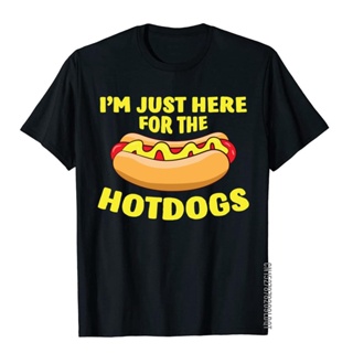 เสื้อยืดคอกลม ผ้าฝ้าย พิมพ์ลาย IM Just Here For The Hotdogs สไตล์วินเทจ สําหรับผู้ชาย