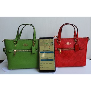 แท้!! กระเป๋าสะพาย Coach Mini gallery crossbody In Signature Canvas สีแดงลาย C ใหม่