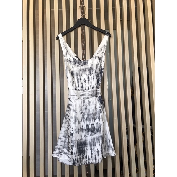 DAPPER ชุดเดรสผู้หญิงมีซิปด้านหลัง มือสอง ผ้าดีมาก