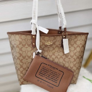 👜กระเป๋าสะพายไหล่ มีใบลูกด้วยค่ะ รุ่นใหม่สีน้ำตาล ลาย C🤎👜NEW COACH TOTE REVERSIBLE CITY TOTE IN SIGNATURE