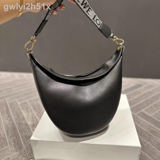 ♦【พร้อมกล่อง】LOEWE Luna Half Moon Vintage Anagram Women Shoulder Bag