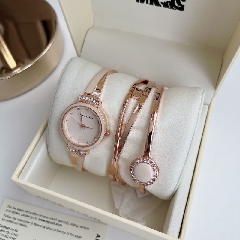 นาฬิกาAnne Klein Women's Premium Rosegold Watch and Bracelet Set