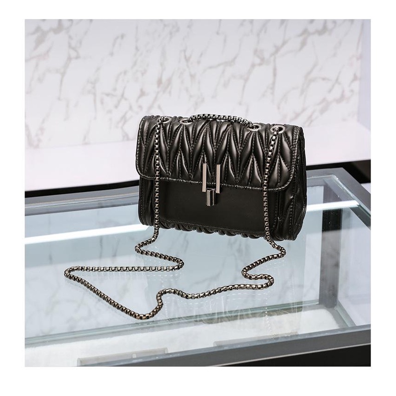 Premium  Luxury Bags กระเป๋าสะพายข้าง วัสดุหนังPU งามพรีเมี่ยม  สายสะพายโซ่สีทอง-6635