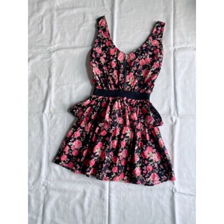 Mini Dress ลายดอก กระโปรงระบาย