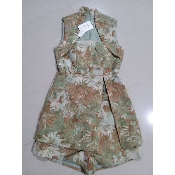 ชุดเซ็ทงานป้าย vallay girl มือ1 ป้ายห้อย