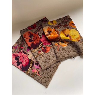 🦋สินค้าพร้อมส่ง🦋   New🤍ผ้าพันคอ &amp; คลุมไหล่  Gucci Blooms  Scarf 🧣  ขนาด 140 x 140 cm. ห่มได้เลยค่ะ 3 สี เหลือง ชมพู ส้ม