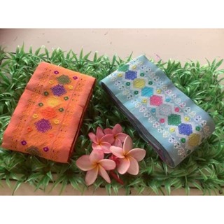 สไบลาวทอลายสีสดแบบใหม่